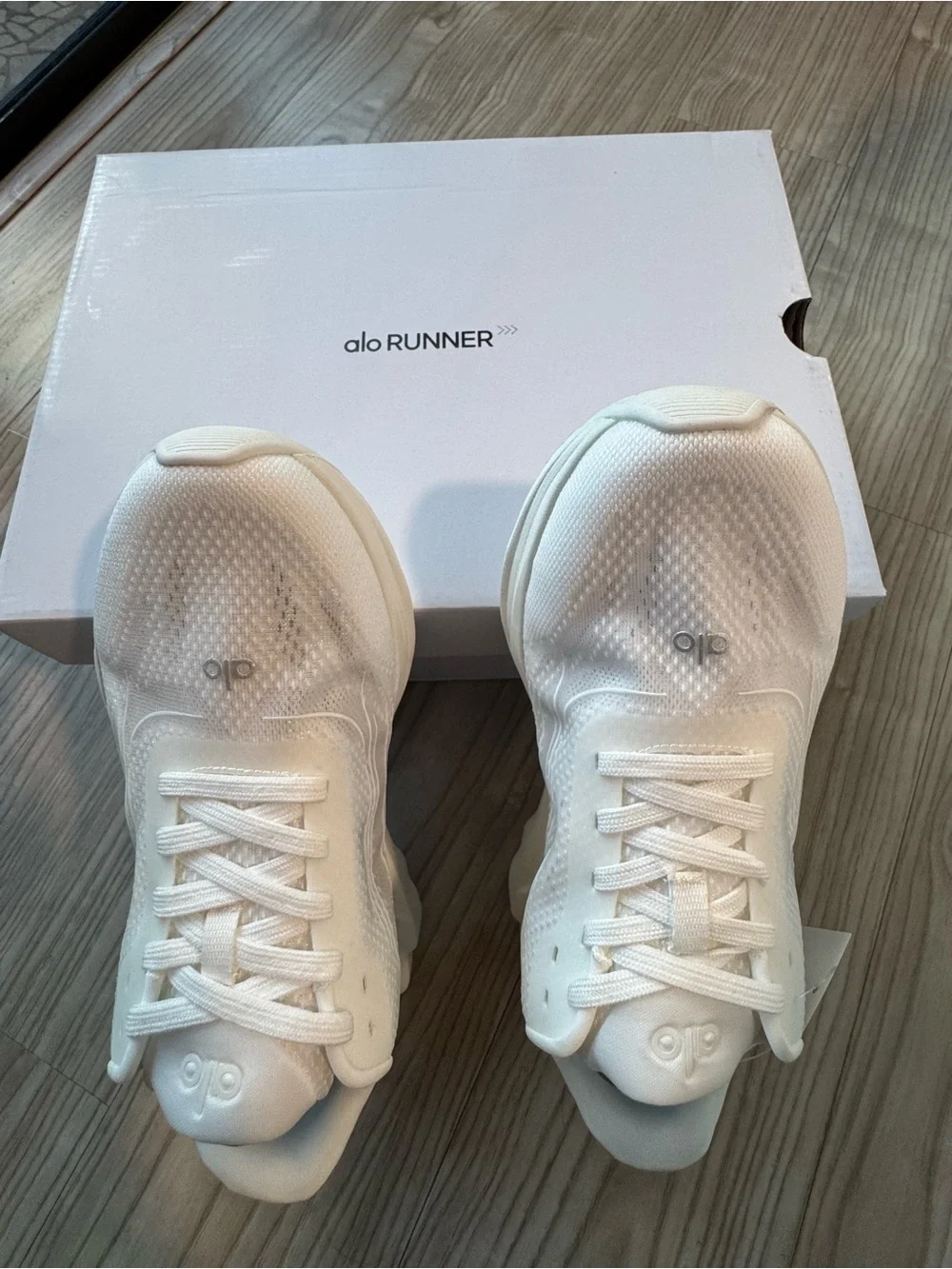 ALO Yoga Women's All-White Knit Platform Sneakers